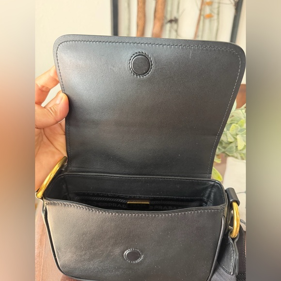 Authentic Prada 1BD302 Pattina in Pelle Vitello Black Leather. - Picture 15 of 16